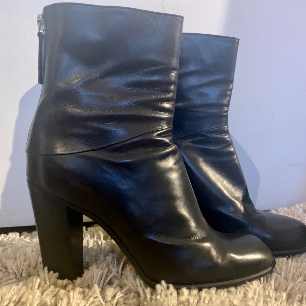 BEAUTIFUL MARC JACOBS BOOTS